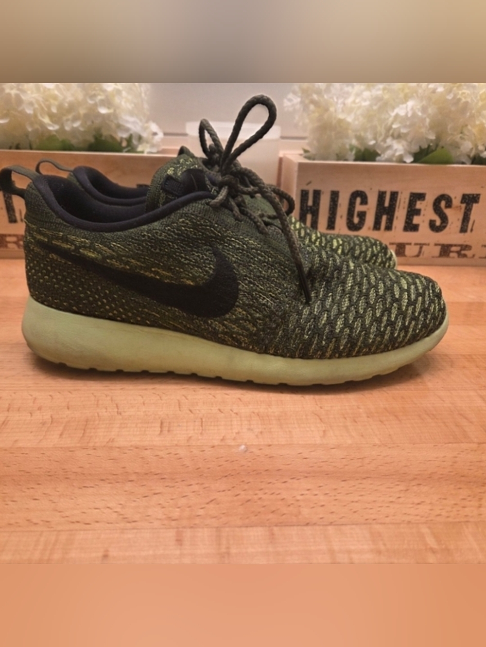 Nike Roshe One Flyknit Women's Running Shoes Rough Green/Black Size 9.5